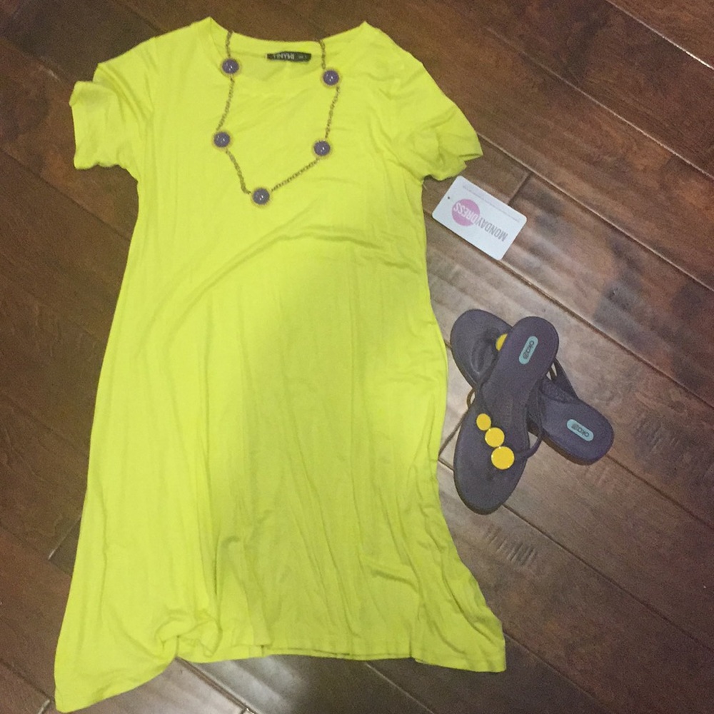 Super cute and fun yellow dress